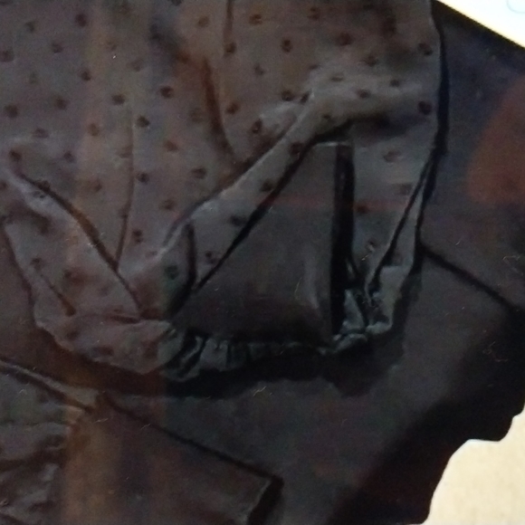 CECe TOP Black Pop Over Sleeves - Picture 2 of 3